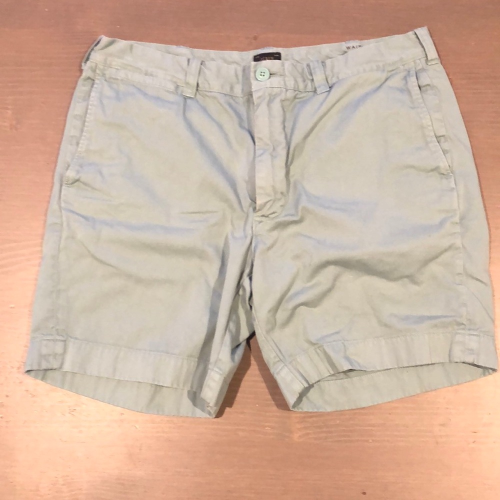 Light green J Crew size 35. 7 inch seem